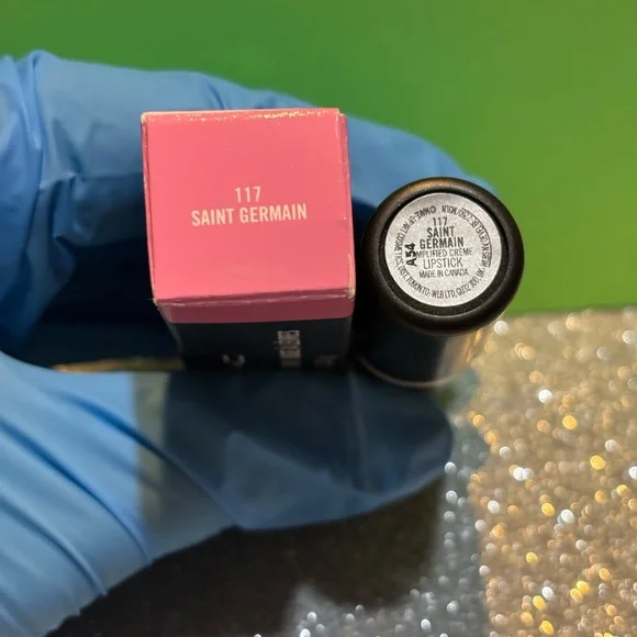 BNIB! MAC Amplified Crème Lipstick in SAINT GERMAIN 117 💄💖 - Picture 3 of 8